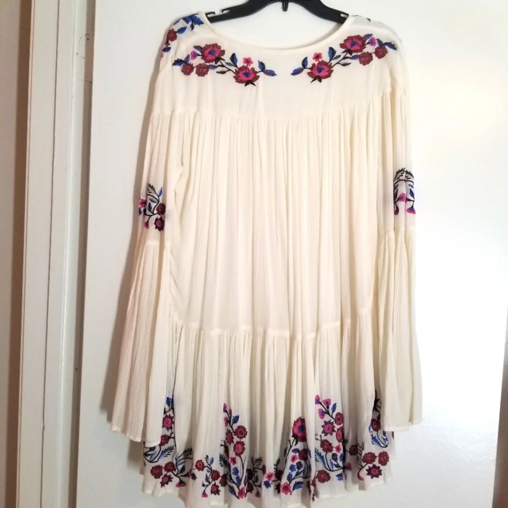 Free people Mini Dress off white with embroidery. Like New! - Picture 4 of 7